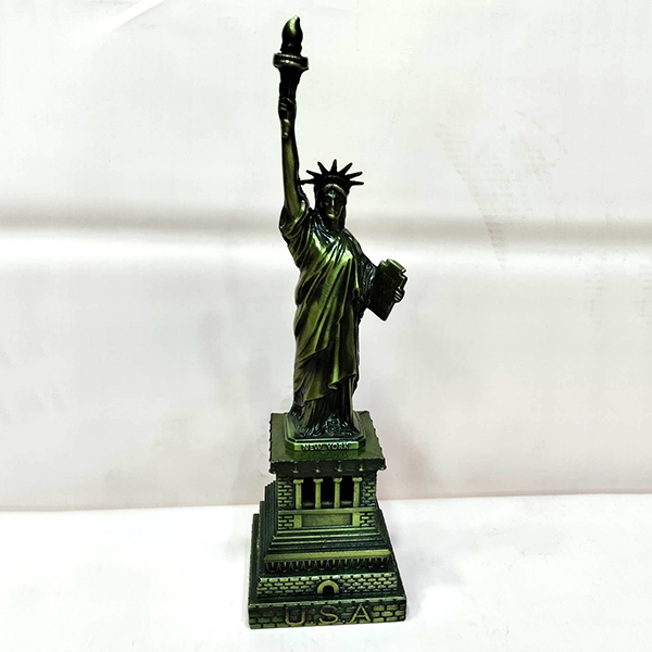 Exclusive Decorative Showpiece